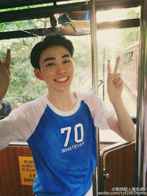 帅哥夏天生活照,帅哥的悠闲夏日生活瞬间